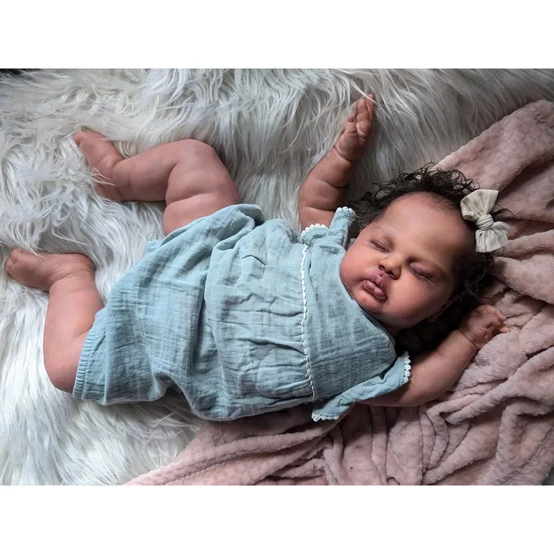 Muñeca Reborn NPK realista de piel oscura artesanal - imagen 3