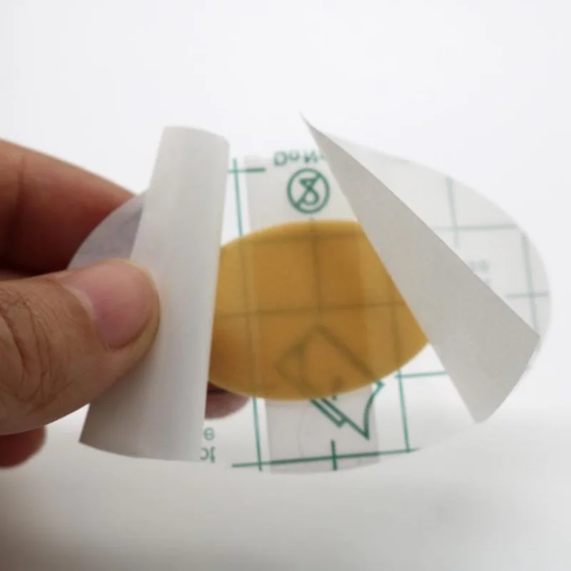 Parches adhesivos impermeables sellados en bolsa