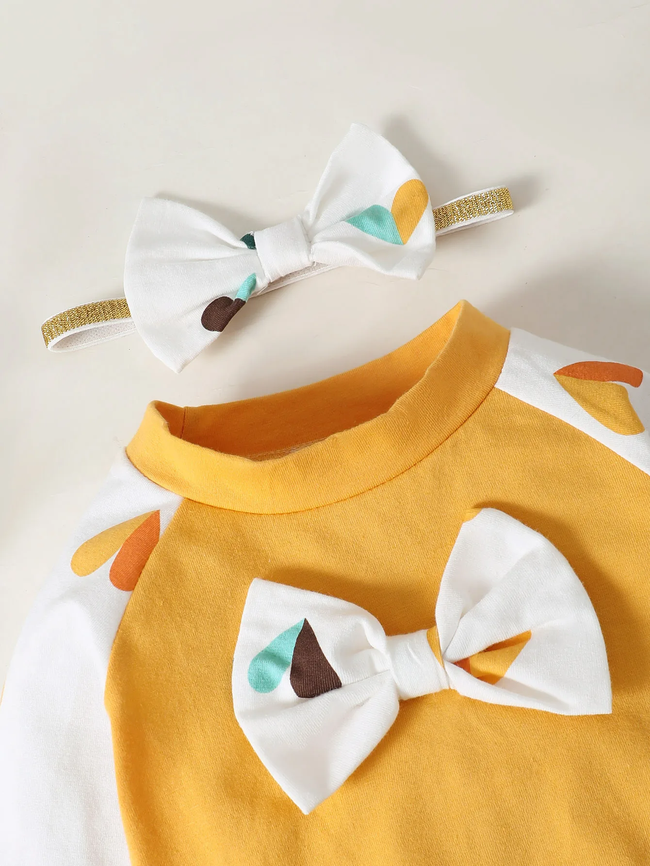 Conjunto bebé niña otoño – Blusa manga larga lazo y pantalón corazón - imagen 4