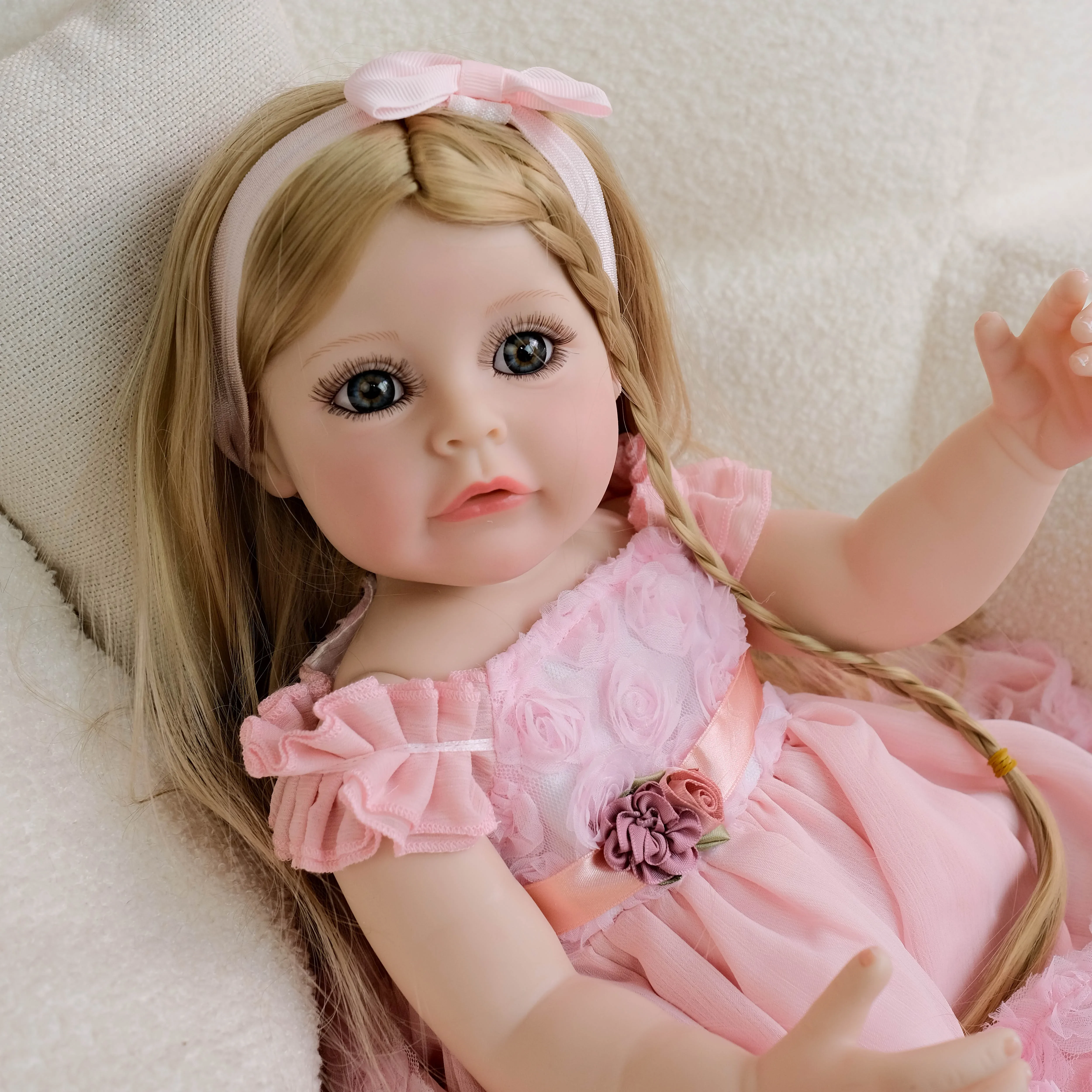 NPK Sue-Sue-Muñeca Reborn de silicona de cuerpo completo, pintura detallada a mano con peluca larga marrón, pelo para niños, regalo de Navidad - imagen 4