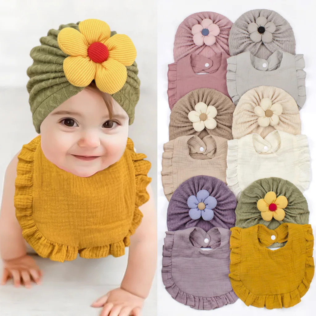 Set de baberos y gorro bebé con salivero a volantes antimanchas - imagen 3