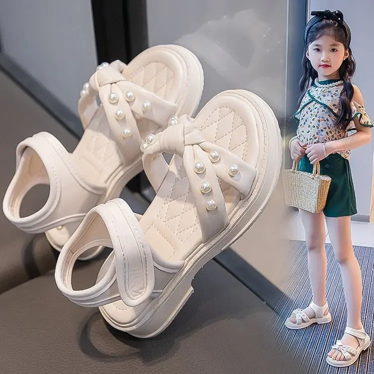 Sandalias para niñas pequeñas, novedad de verano 2025, zapatos de princesa con perlas para fiesta, boda, zapatos de playa con nudo antideslizante para vacaciones - imagen 2