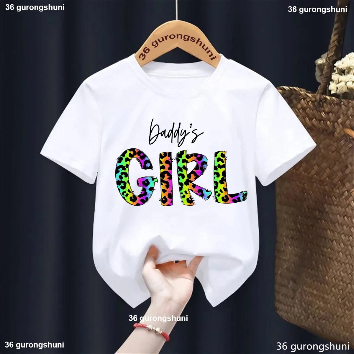 Camiseta colorida con estampado de letras de leopardo para papá y niña, regalo para hija, camiseta de verano de manga corta, ropa Kawaii para niños