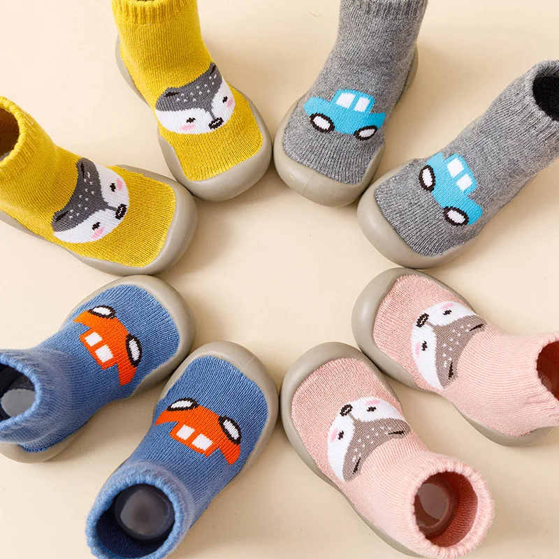 Calcetines gruesos de felpa para otoño e invierno, zapatos antideslizantes de suela suave para interiores para bebés, zapatos para niños con dibujos animados - imagen 3