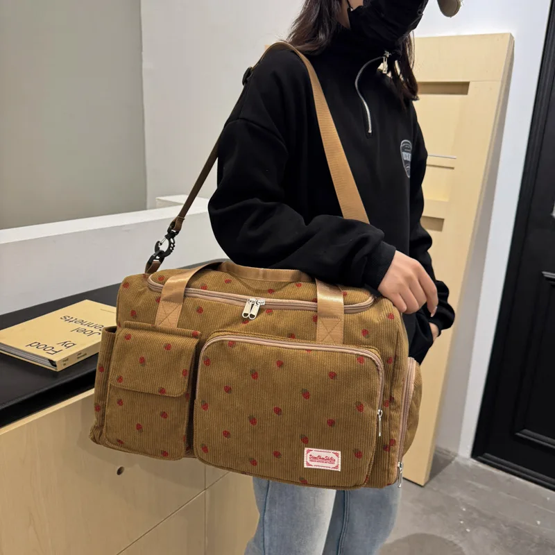 Bolsa de maternidad con dibujos de fresas para mujer, bolsa de pañales de pana de gran capacidad para pañales de bebé, bolsa de almacenamiento de viaje duradera a la moda - imagen 3