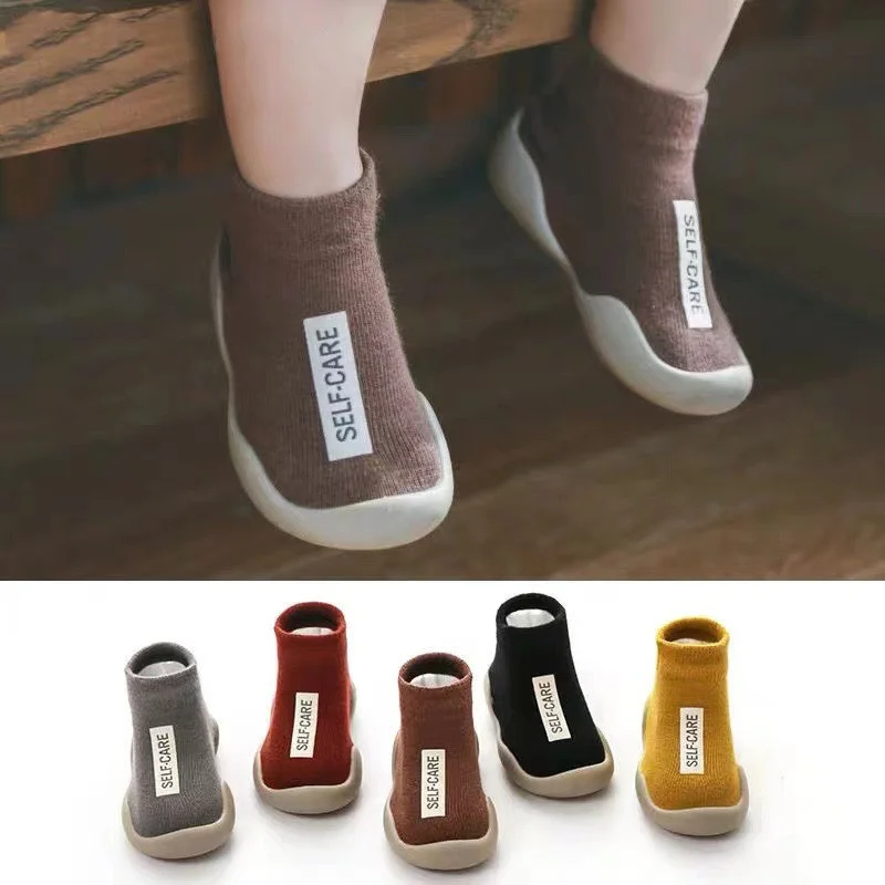 Zapatos antideslizantes de suela blanda para primeros pasos de bebé - imagen 5