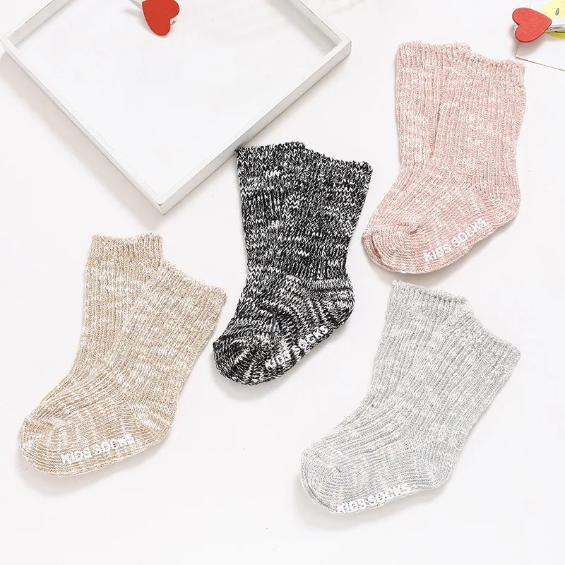 Calcetines antideslizantes gruesos para bebé en otoño e invierno - imagen 4