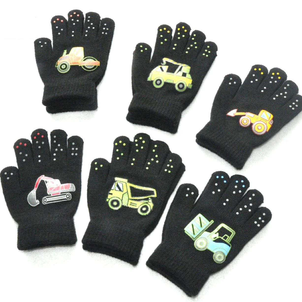 Guantes cálidos de felpa con dibujos de vehículos para niños y niñas de 5 a 11 años, manoplas tejidas para invierno, guantes para ciclismo y esquí al aire libre, novedad - imagen 3