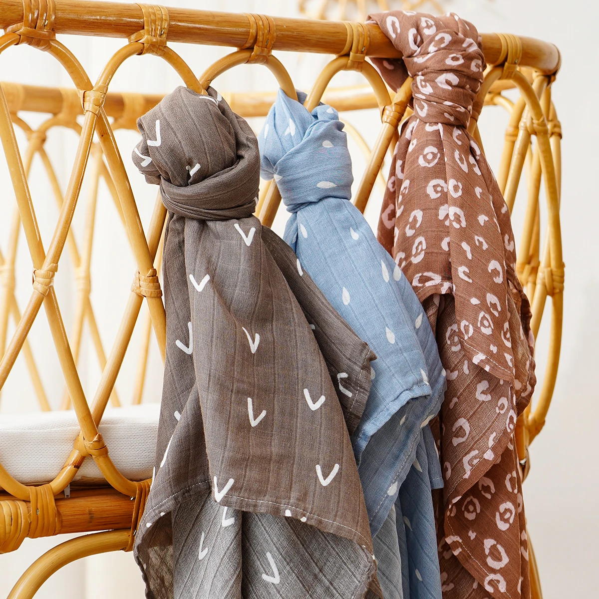 Manta envolvente muselina bambú estampada, suave y ligera para bebé - imagen 2