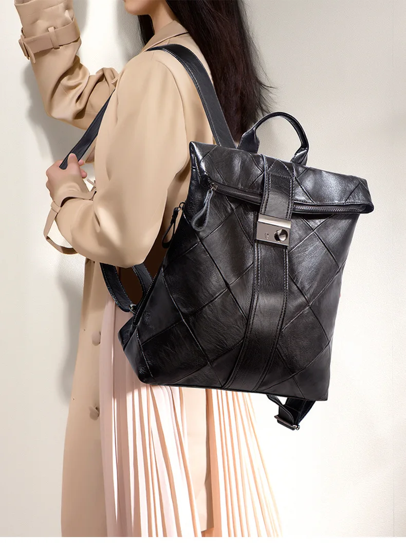 Vista frontal de la mochila antirrobo para mujer