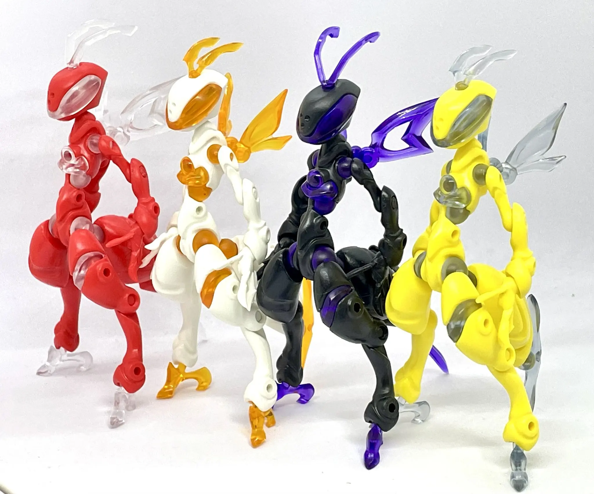 SO-TA Bee Void robot transformable – Serie FORM - imagen 3