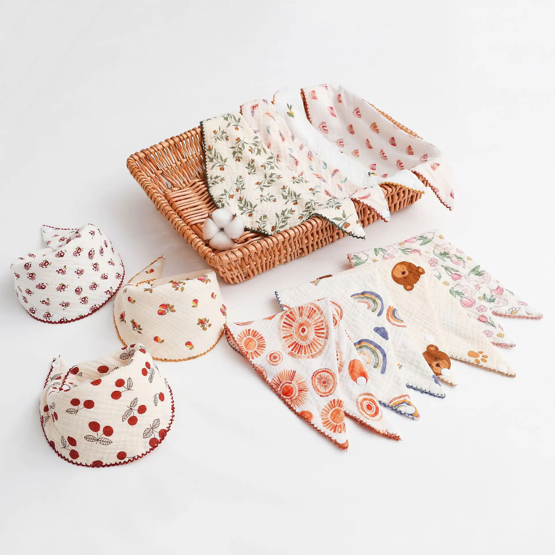 Baberos de algodón para bebé, tela triangular de encaje suave para eructar, toalla para Saliva, delantal, pañuelo, bufanda para niño y niña, babero de alimentación, estilo coreano nuevo