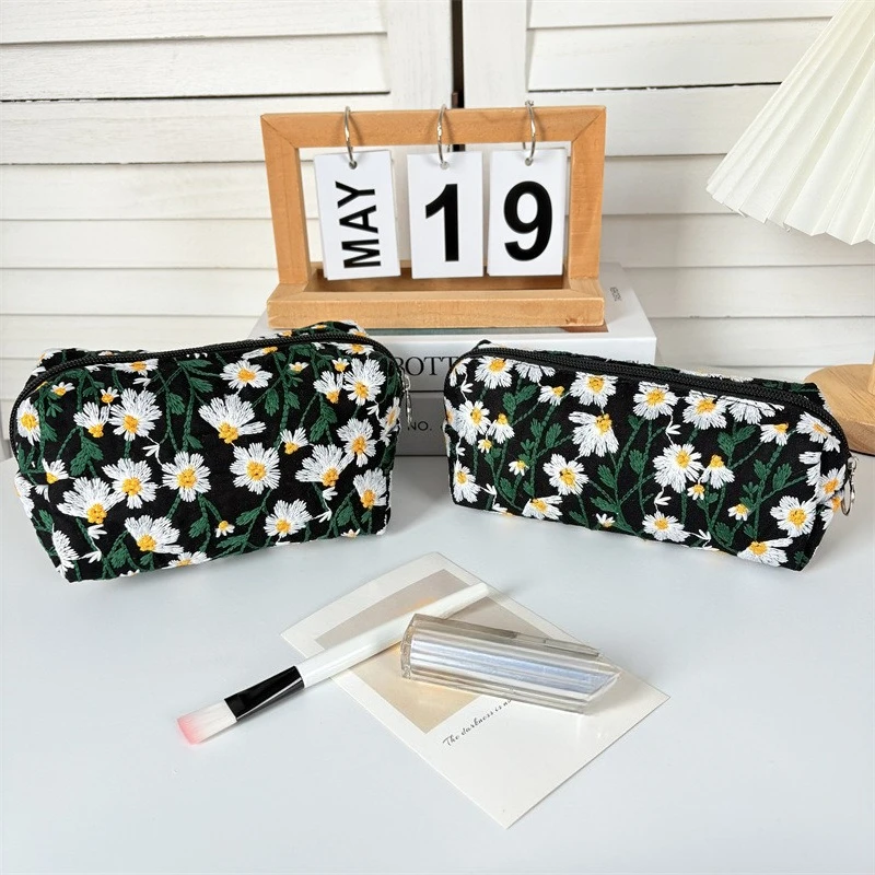 Estuche de lona bordado con flores para niños – Resistente - imagen 3