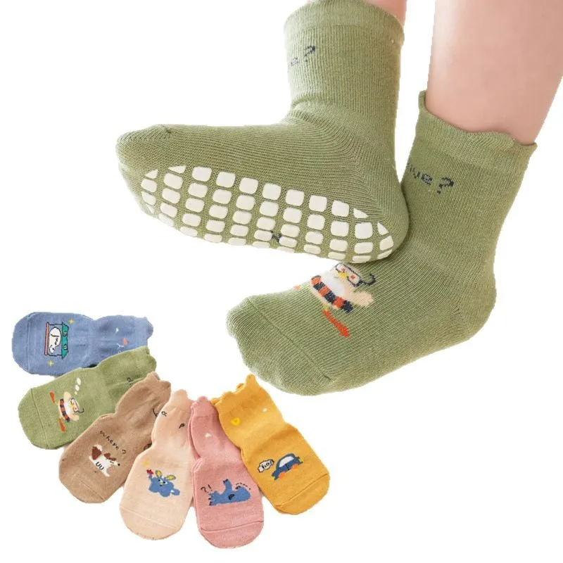Calcetines antideslizantes de dibujos animados para niños pequeños, calcetines de algodón para niñas y niños, calcetines Unisex para interiores y exteriores para bebés recién nacidos en las cuatro estaciones, novedad