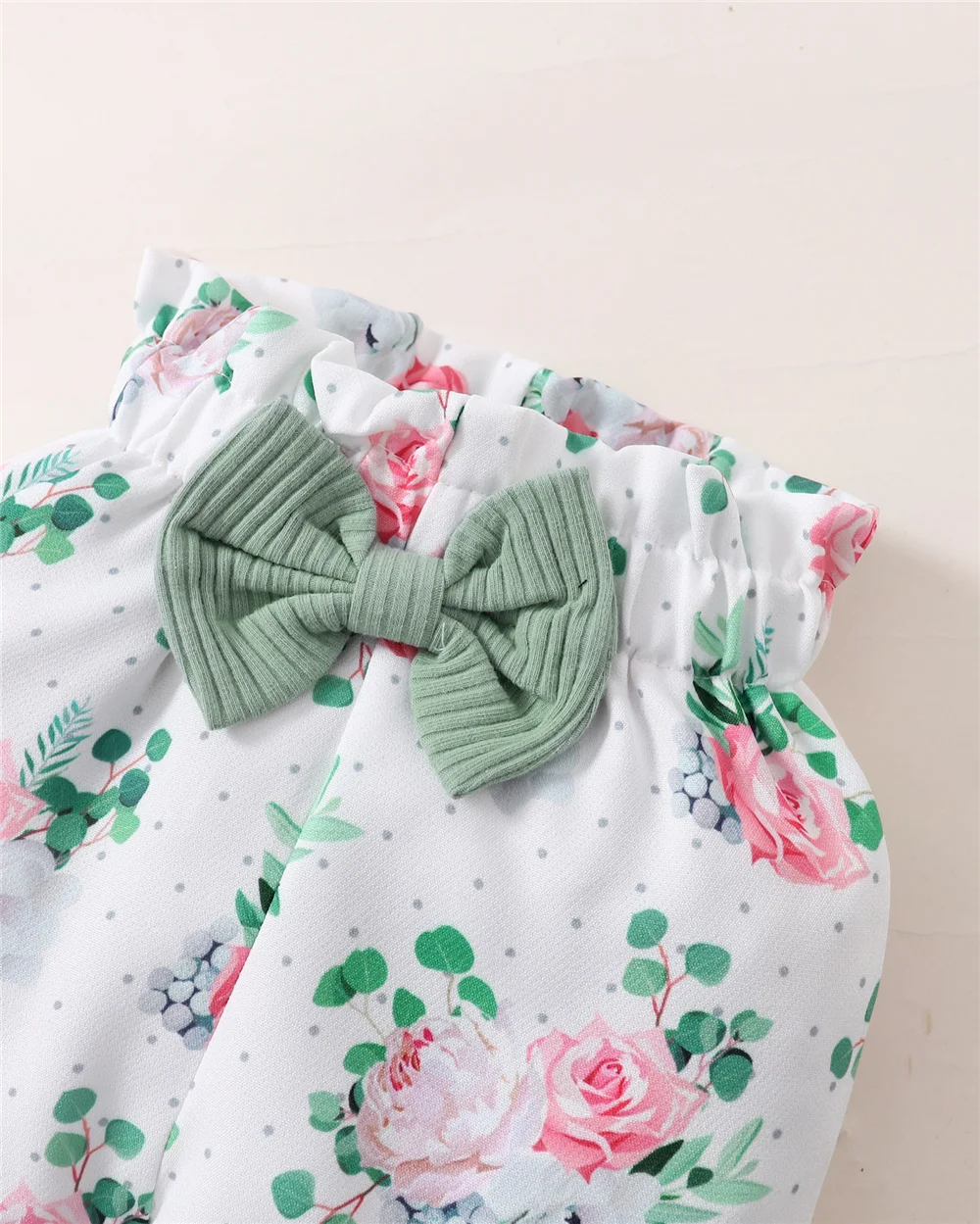Conjunto de ropa de 3 piezas para niña recién nacida, Pelele de manga corta con letras, pantalón de flores y Diadema con lazo, atuendo encantador de verano - imagen 4