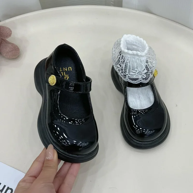 Zapato de cuero para niñas 2025, zapatos planos para bebés de estilo nuevo británico de cuatro estaciones, zapatos antideslizantes simples para niñas, mocasines versátiles informales para niñas