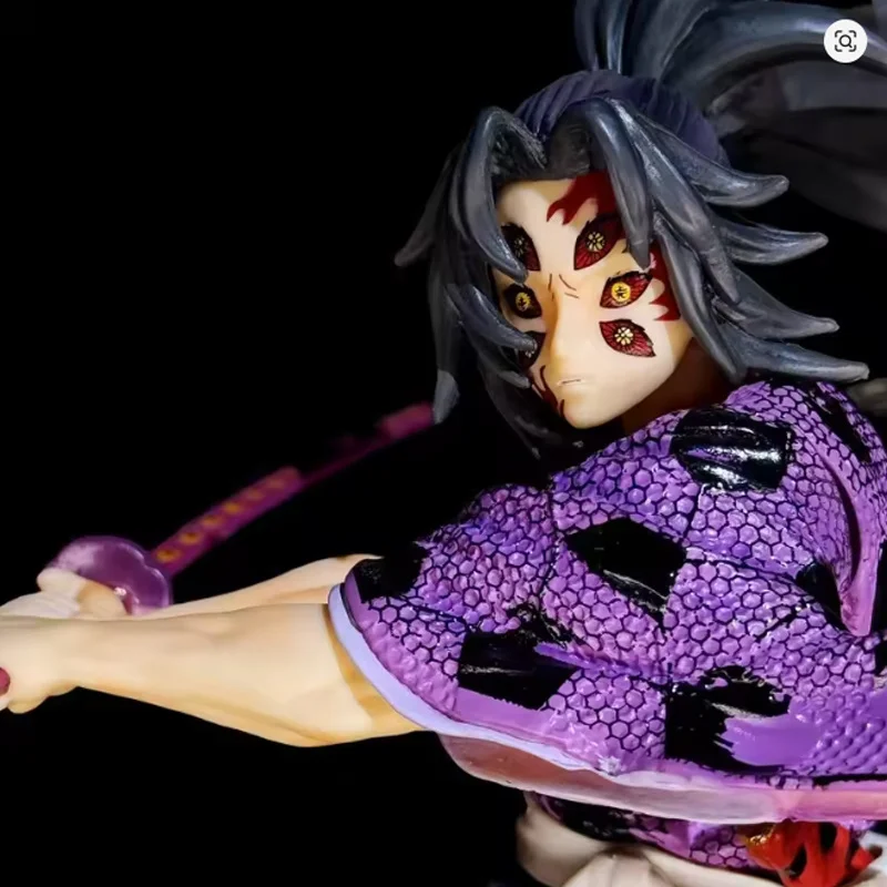 Figura de acción Demon Slayer Kokushibo – Postura de ataque - imagen 3