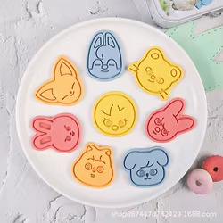 1/8 Uds. Herramienta bonita para galletas de Anime SKZ ooed accesorios de panadería de dibujos animados moldes creativos para galletas molde para hornear suministros de cocina regalos 2024