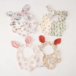 Babero de gasas con orejas de conejo para bebé – Suave absorbente
