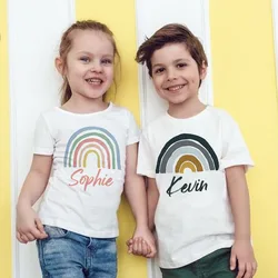 Camiseta personalizada con nombre arcoíris para niños y niñas