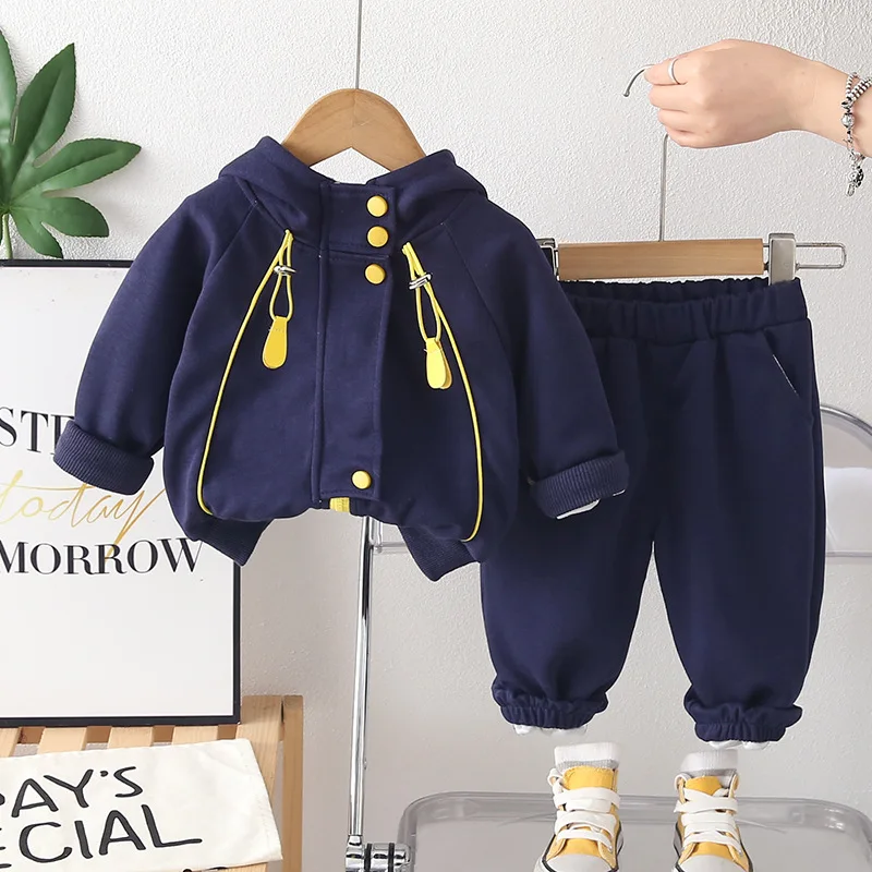 Conjunto para bebé: chaqueta con capucha y pantalones - imagen 4