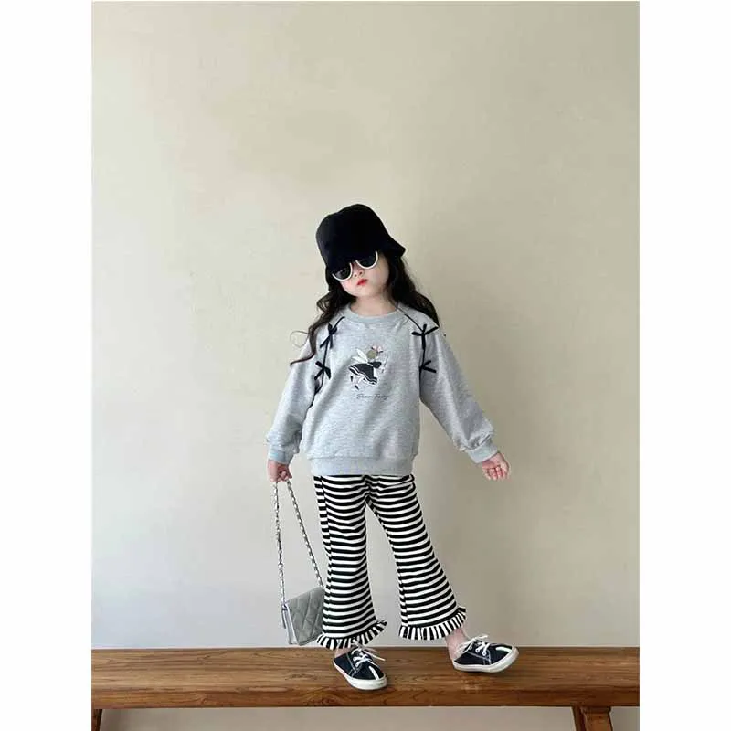 Chándal infantil de sudadera con pantalones a rayas para niña - imagen 3