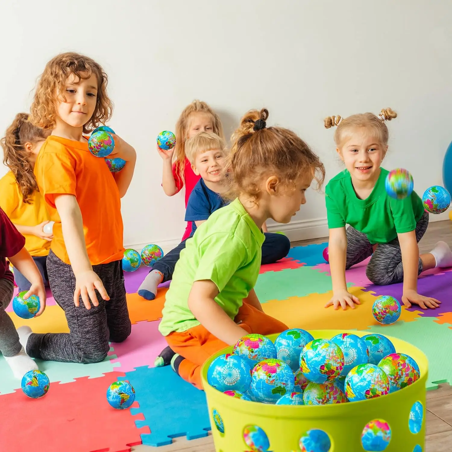 Pelota antiestrés globo terráqueo de espuma para niños - imagen 5