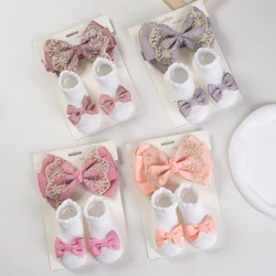 Conjunto bebé: calcetines antideslizantes y sombrero de princesa