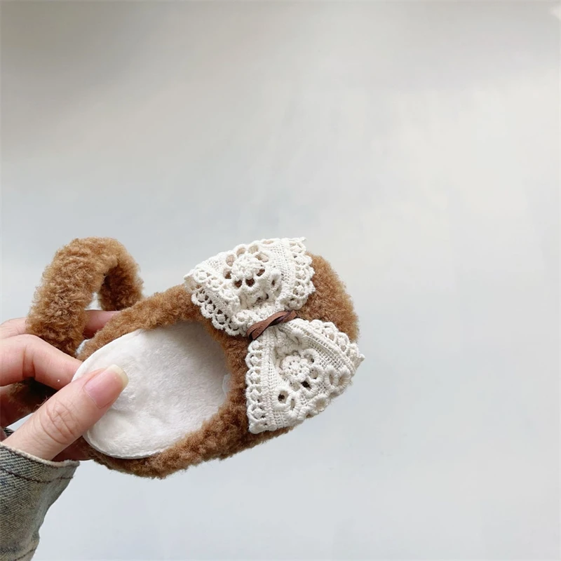 Zapatos de Otoño Invierno para niñas, zapatos de princesa con lazo para niños pequeños, zapatos antideslizantes de felpa de suela blanda para primeros pasos - imagen 4
