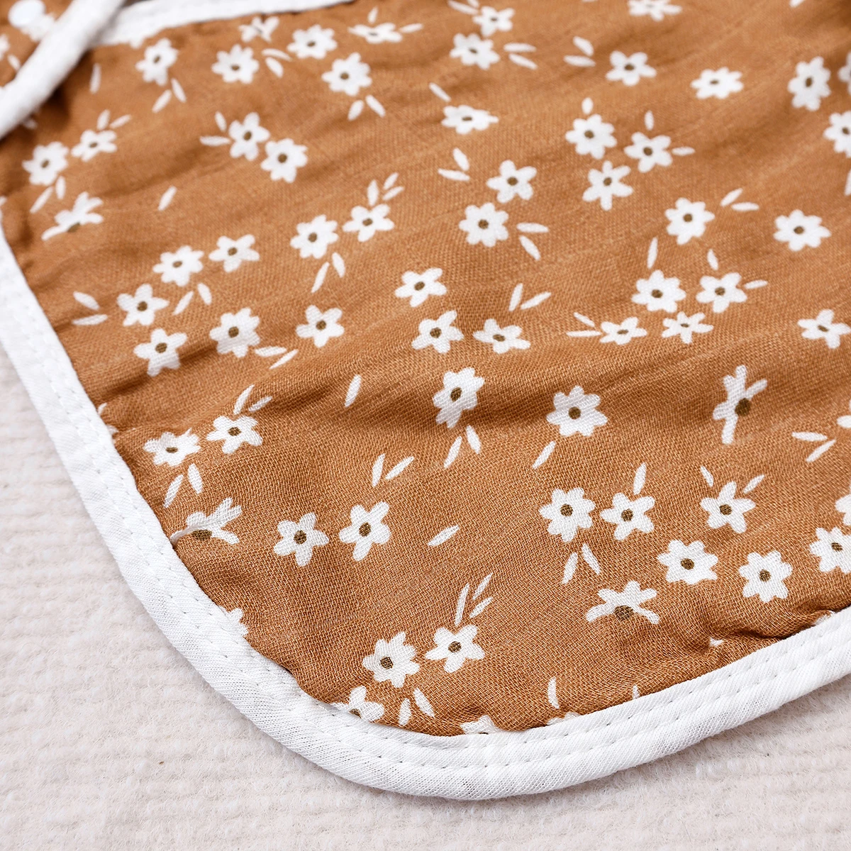 HappyFlute 5 uds babero para bebé 32,5x23,5 CM muselina de algodón de 6 capas pañuelo absorbente suave diseño forma de pétalo paño para eructar para bebés - imagen 4