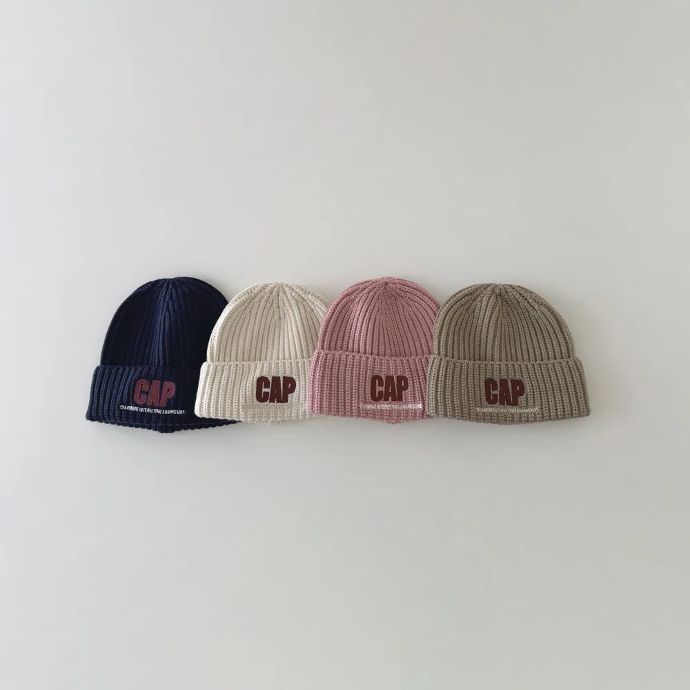 Detalle del tejido de lana del gorro
