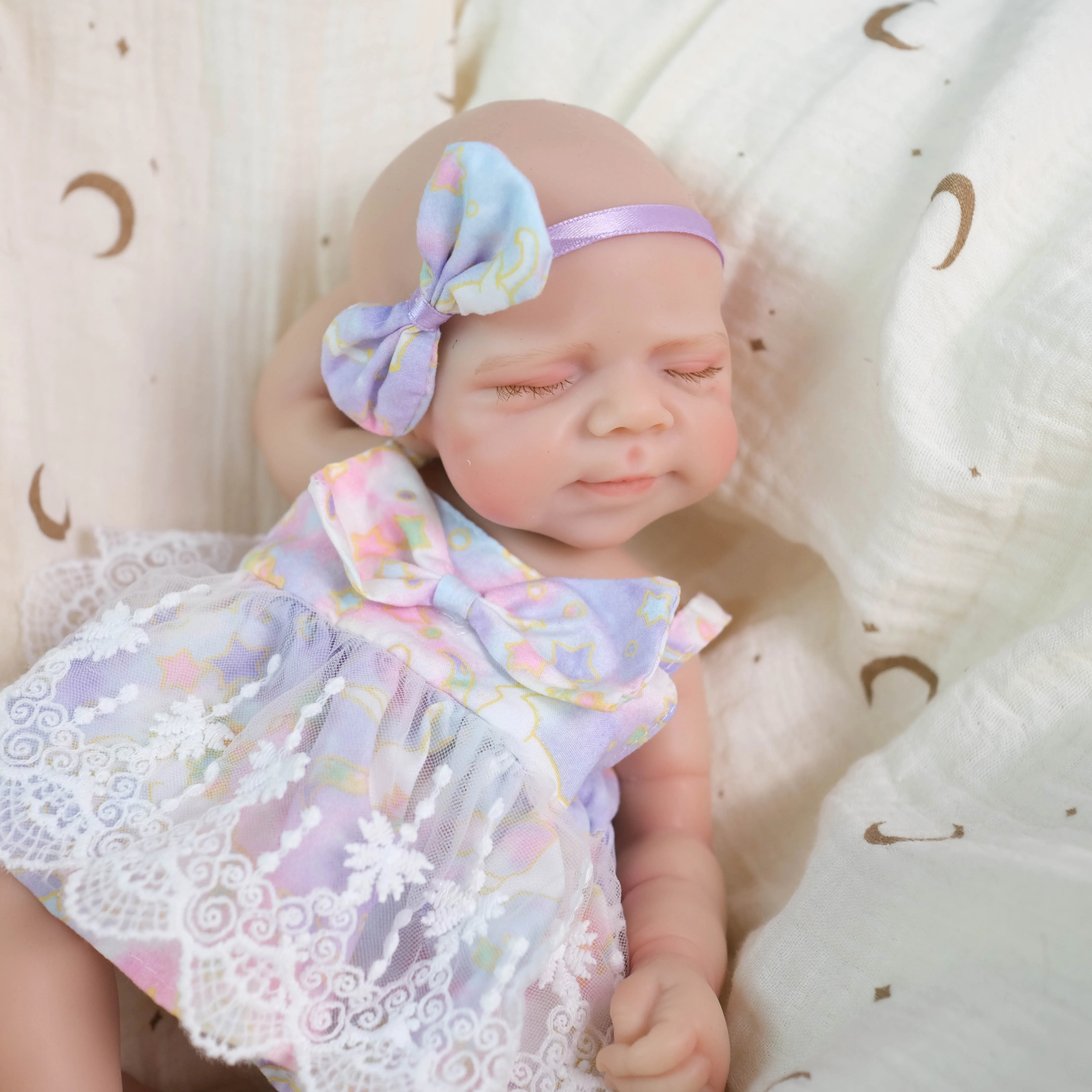 Muñeca reborn Pascale de silicona platino, bebé realista suave - imagen 4