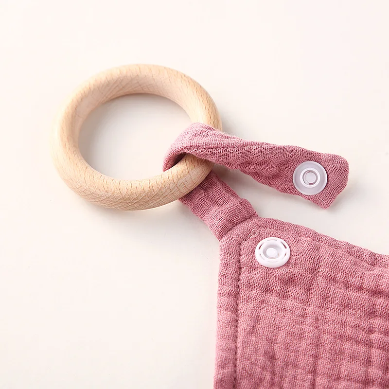 Bandana bebé con aro de madera para dentición y babear - imagen 5