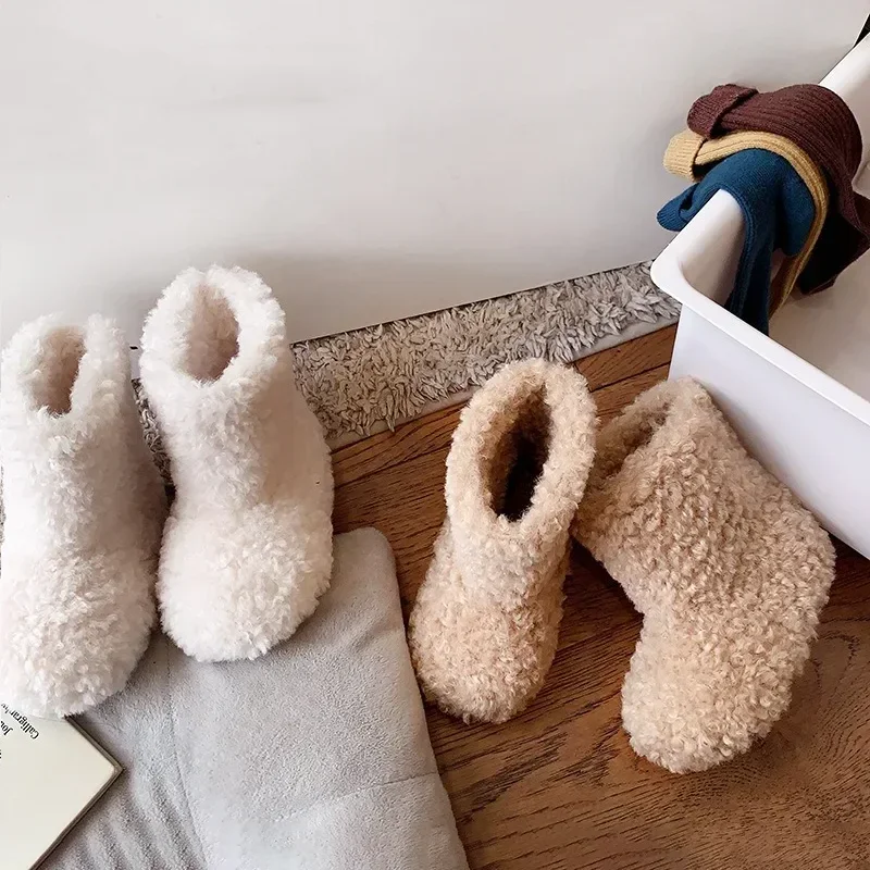 Botas de nieve coreanas para niña, zapatos de algodón cálidos y sólidos para invierno, zapatos infantiles de lana de cordero de imitación a la moda, botines de felpa suaves - imagen 4