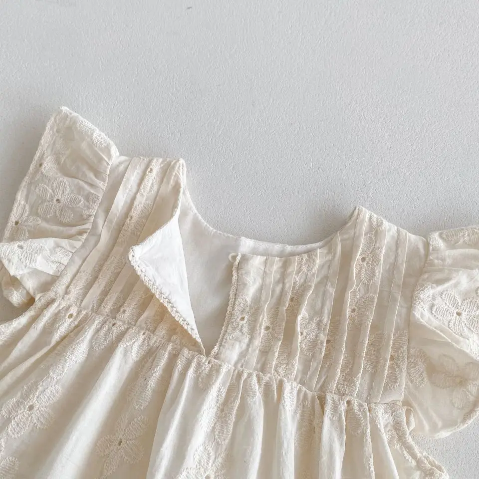 Vestido de princesa bordado floral sin mangas con volantes de encaje