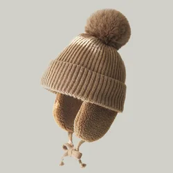Gorro de lana con pompón grande para niños – Invierno 2-6 años