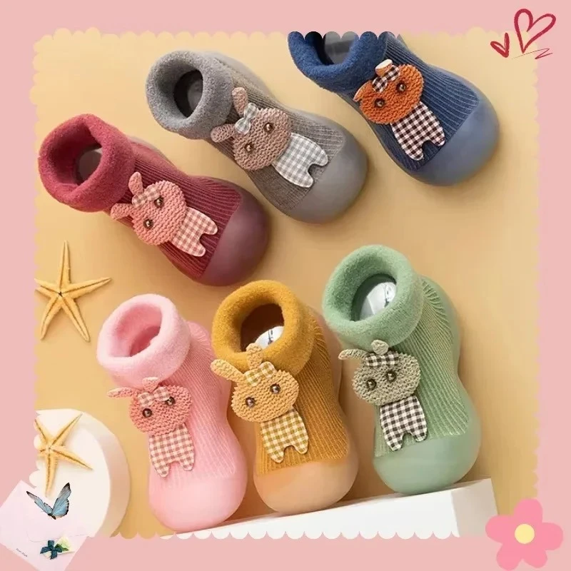 Zapatos para niños pequeños, gruesos y cálidos, zapatos de interior para bebés, bonitos dibujos de algodón para niños, uso doméstico cómodo y transpirable
