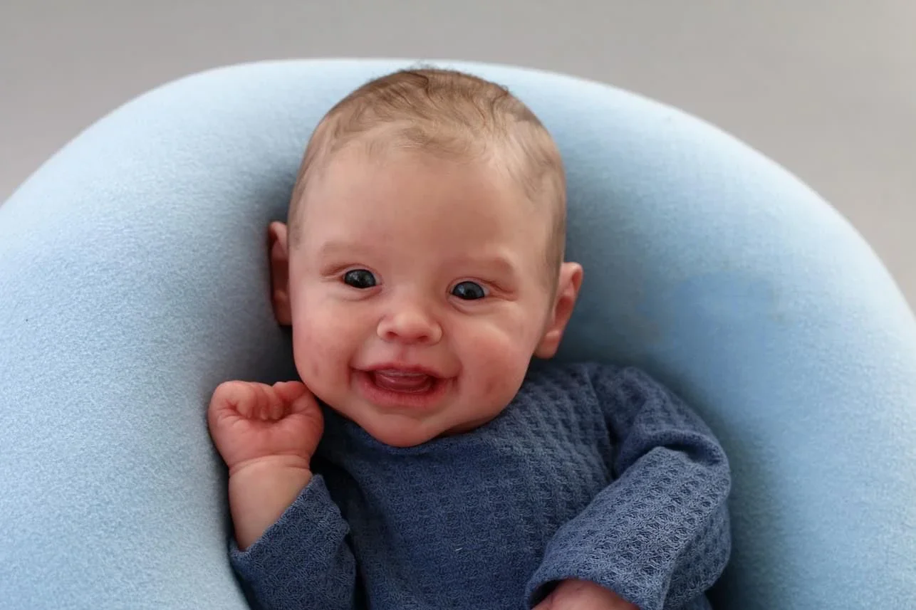 Harper – Muñeca Reborn realista artesanal recién nacido - imagen 2