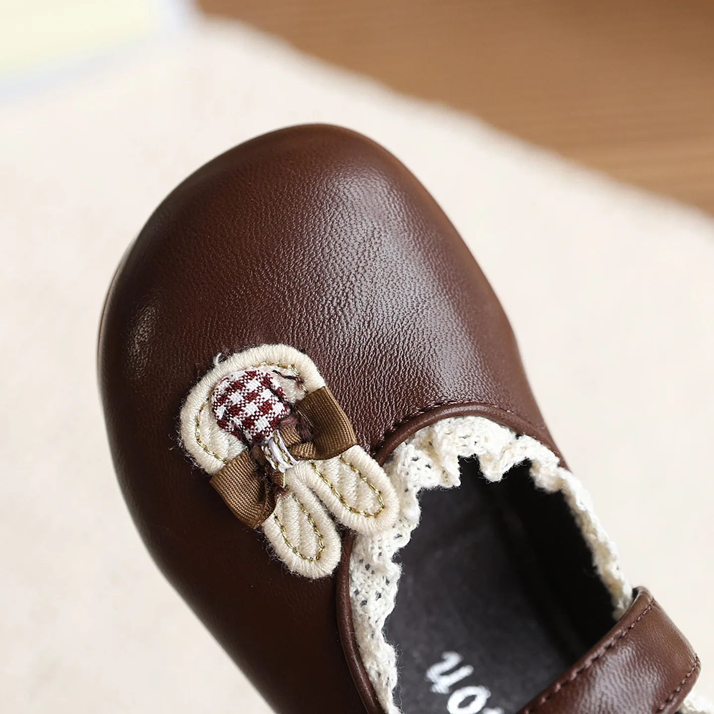 Milancel Zapatos de cuero para niñas transpirables con conejitos - imagen 3