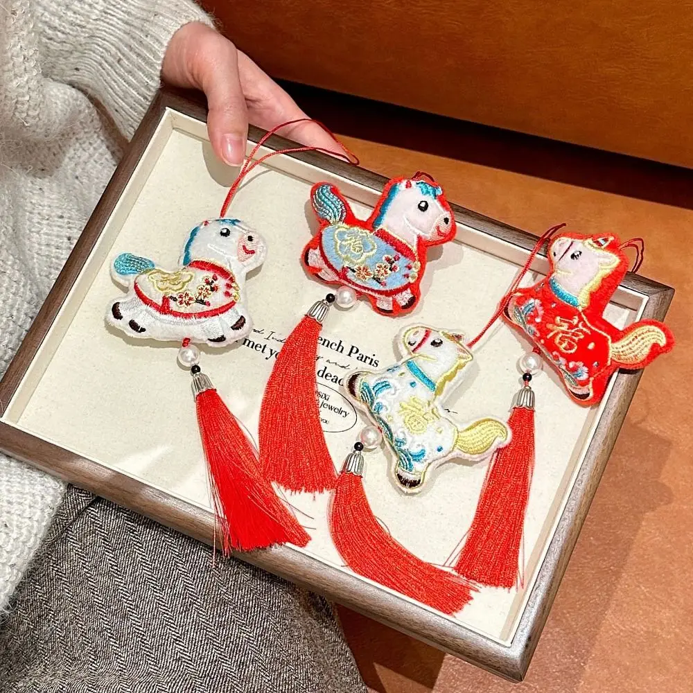 Adorable Colgante de Caballo Bordado Creativo, Lindo Peluche de Caballo de Dibujos Animados, Estilo Chino, Kawaii, Figura de Pony del Zodiaco, Regalo de Cumpleaños - imagen 5