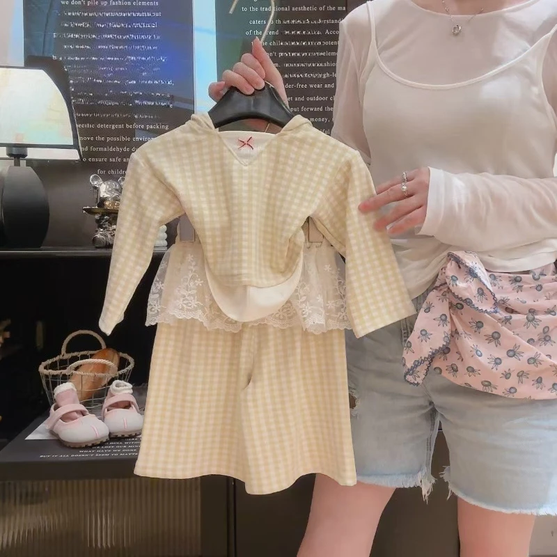 Conjunto de primavera y otoño para niña, Top con capucha de manga larga a cuadros y pantalones de encaje versátiles, lindo traje navideño para exteriores para niños pequeños - imagen 2