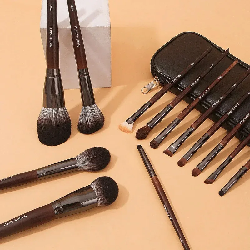 Juego de brochas de maquillaje con mango de madera y cerdas suaves - imagen 5