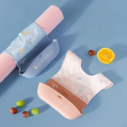 Babero impermeable de silicona para ninos - Ajustable y practico