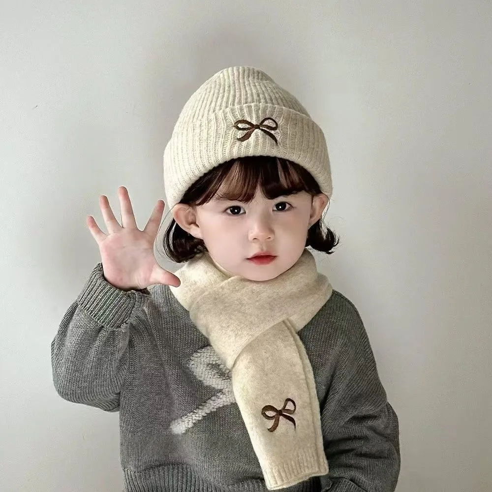 Gorro y bufanda coreano en tono pastel