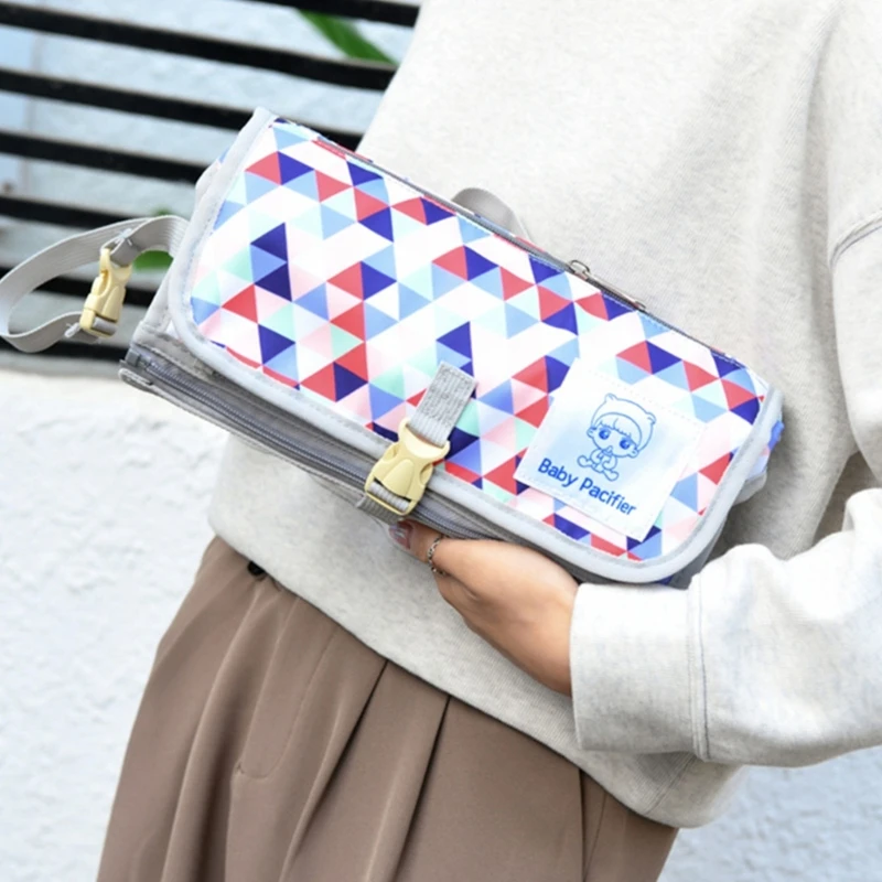 Cambiador de bebé portátil impermeable, bolsa de cambio de pañales plegable desmontable de gran capacidad para cochecito, bolsa colgante de viaje - imagen 5