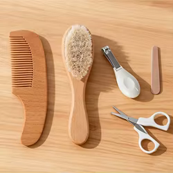 Kit manicura bebé con cepillos y utensilios de madera de haya