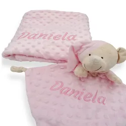 Manta para bebé personalizada con nombre bordado - capazo y cuna
