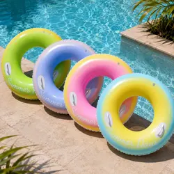 Flotador inflable con asas y diseño degradado para piscina verano