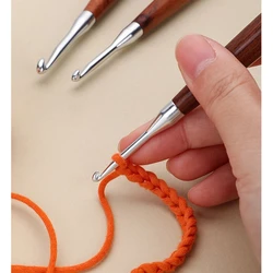 Agujas de ganchillo ergonómicas con mango de madera para hilo