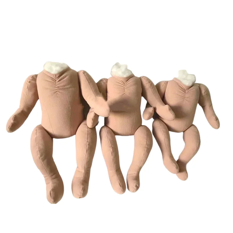 Cuerpo articulado de tela reborn – vista frontal
